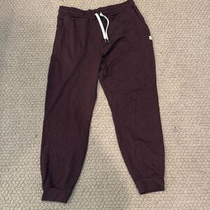 Vuori performance jogger. Deep maroon. Size M.